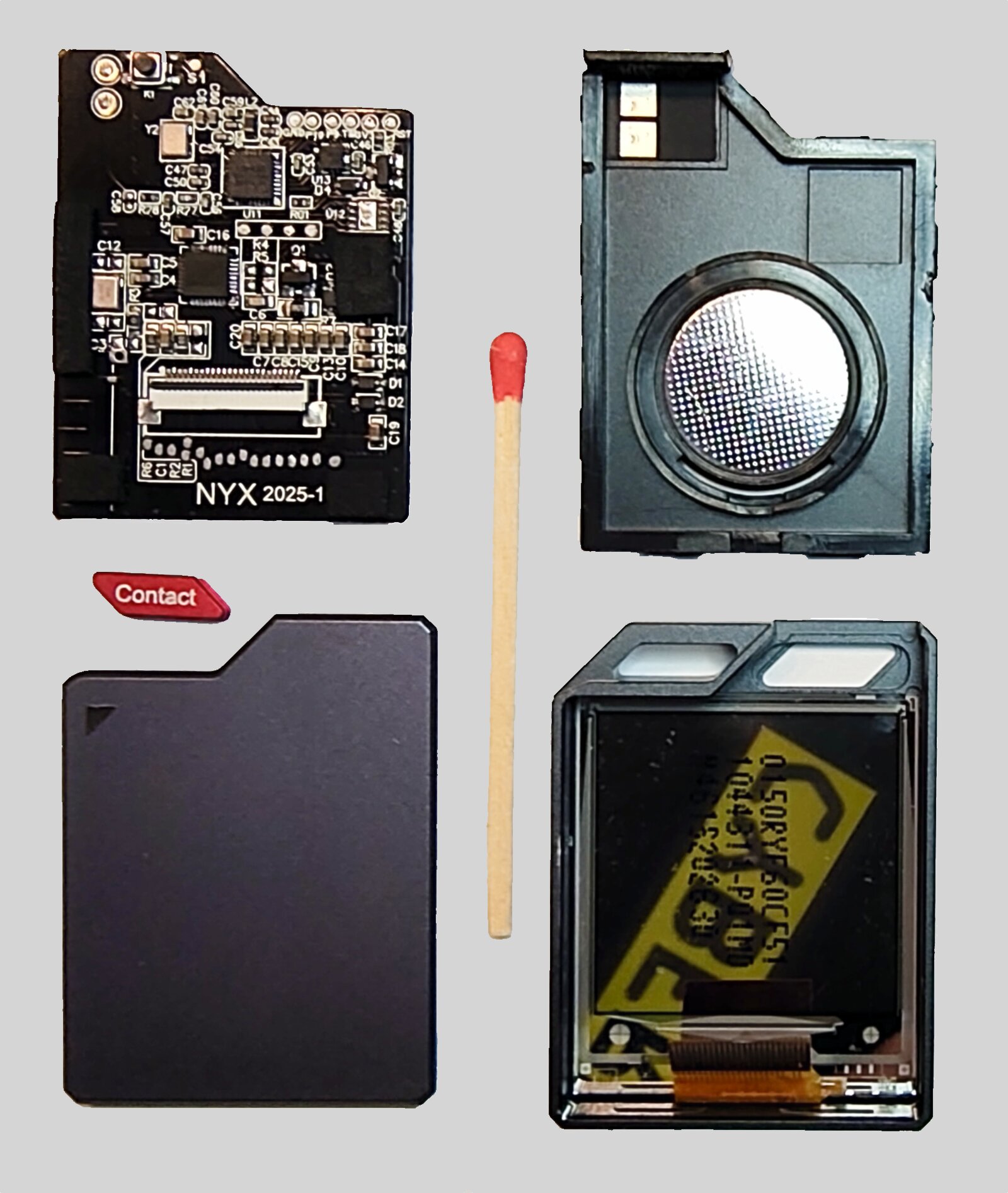 Explosionsdarstellung des Empfängers: Platine mit SAMR34, Gehäuserahmen mit eingelegter CR2032-Knopfzelle, rote Contact-Taste, Gehäusedeckel und E-Ink-Display-Modul - daneben ein Streichholz als Größenvergleich